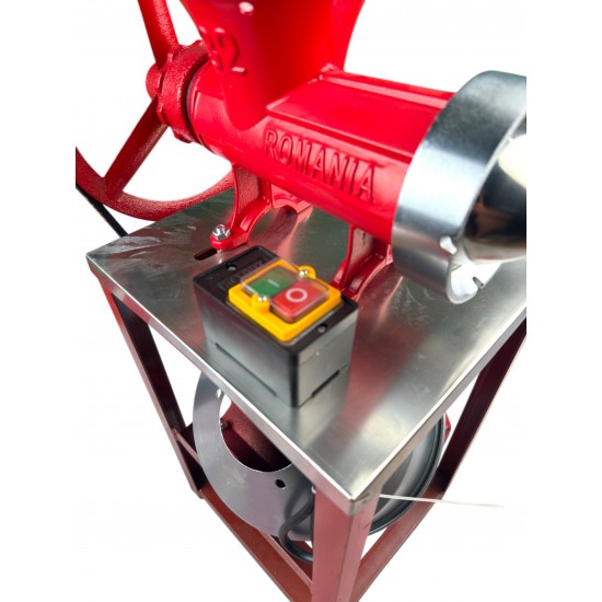 Masina de tocat carne German Meister nr 32 cu motor 3kw, palnie pentru carne si carnati 300 kg/h, buton start stop
