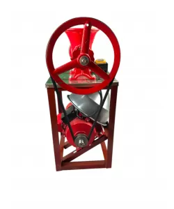 Masina de tocat carne German Meister nr 32 cu motor 3kw, palnie pentru carne si carnati 300 kg/h, buton start stop