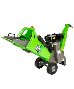 Tocator de crengi Micul Fermier, motor benzina 7 CP, 100 mm diametru maxim de taiere, pentru rumegus Tocator de crengi Micul Fermier, motor benzina 7 CP, 100 mm diametru maxim de taiere, pentru rumegus