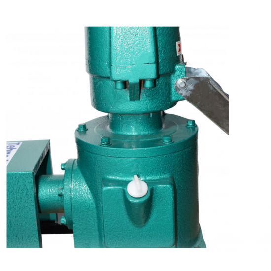 Granulator Furaje KL-120 cu 1 matrita si motor 3 kW/ 1500 RPM/ 230 V/ 80 kg/h Granulator Furaje KL-120 cu 1 matrita si motor 3 kW/ 1500 RPM/ 230 V/ 80 kg/h