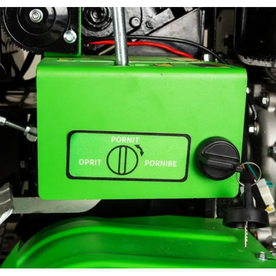 Motocultivator Ride-On Micul Fermier, 17CP, capacitate cilindrica 530 CC, motor 4 timpi, 4X4, 4 viteze, 2 cutii de viteze, pornire electrica, sistem hidraulic