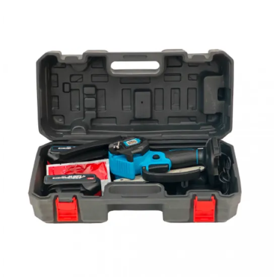 * Promo * Mini drujba German Meister XGT, cu 2 acumulatori, 128VF, 8 Ah, 2 lame + 3 Lanturi 6"