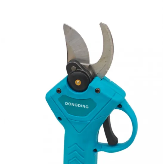 * Promo * Trimmer pe acumulator German Meister + Foarfeca electrica , 4 acumulatori combatibili , 2 incarcatoare, accesorii incluse