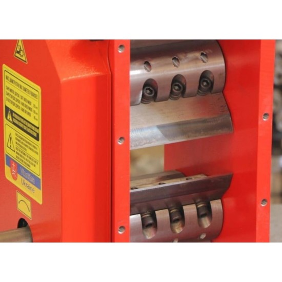 Tocator de crengi model PTO AM-80-TR