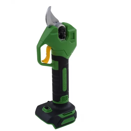 Set multifunctional pe acumulator, foarfeca de gradina, fierastrau cu lant, trimmer si tija telescopică PARTNERPRO, 2 acumulatori, brushless PP-FFTP 7 IN 1