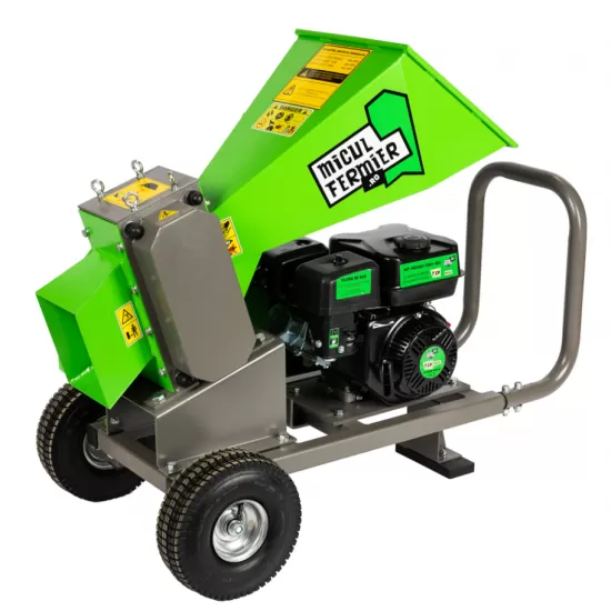 Tocator de crengi Micul Fermier, motor benzina 7 CP, 60 mm diametru maxim de taiere, pentru brichete Tocator de crengi Micul Fermier, motor benzina 7 CP, 60 mm diametru maxim de taiere, pentru brichete