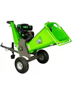 Tocator de crengi Micul Fermier, motor benzina 15 CP, cu carlig de remorcare, 150 mm diametru maxim de taiere, pentru rumegus Tocator de crengi Micul Fermier, motor benzina 15 CP, cu carlig de remorcare, 150 mm diametru maxim de taiere, pentru rumegus