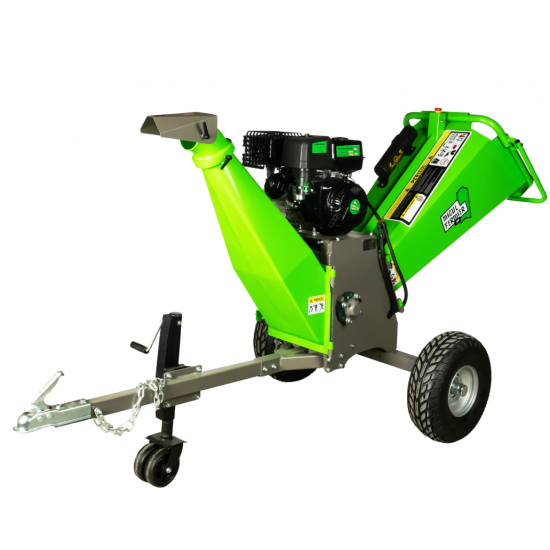 Tocator de crengi Micul Fermier, motor benzina 15 CP, cu carlig de remorcare, 150 mm diametru maxim de taiere, pentru rumegus